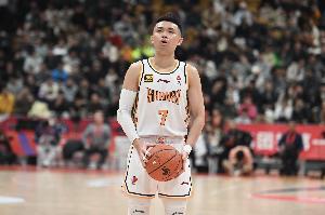 乐鱼体育官网-9记三分射穿对手！原帅14中10砍下29分 正负值+18