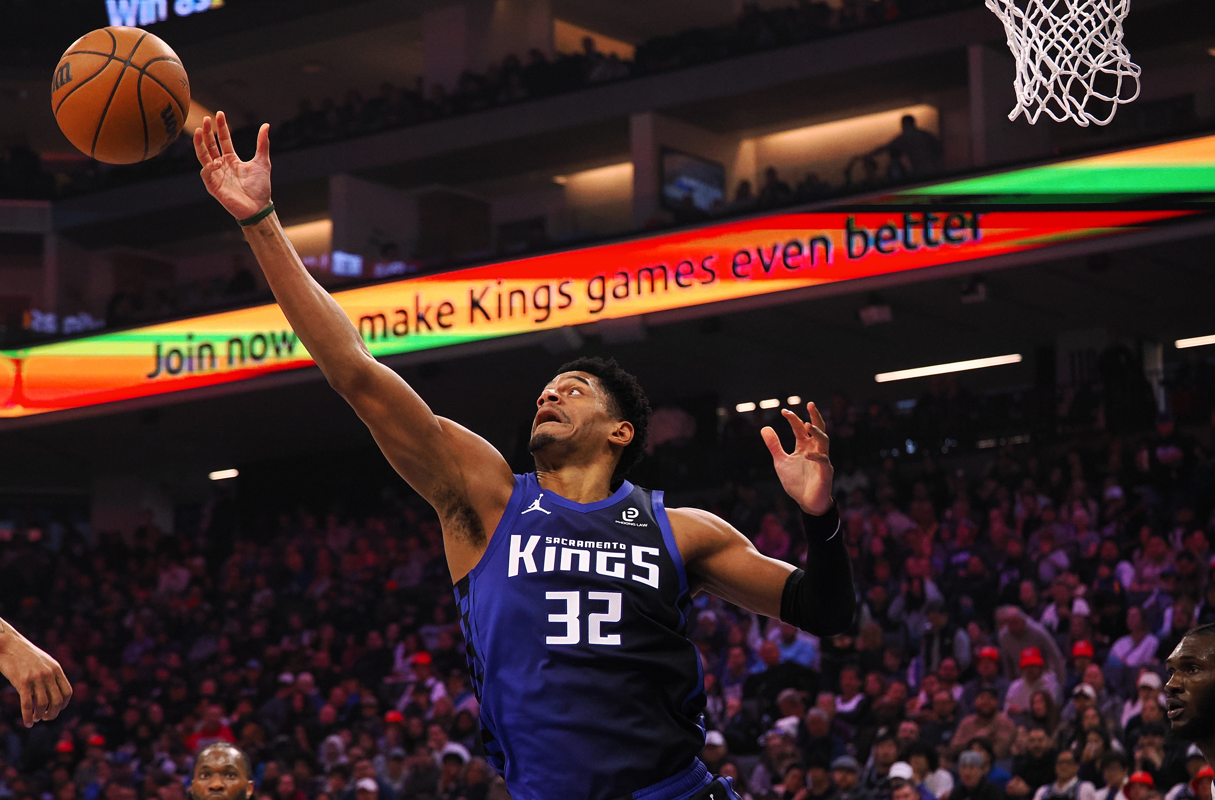 乐鱼体育官网-威少：我告诉考德威尔要保持自我 他以多种方式影响比赛&amp;我很喜欢