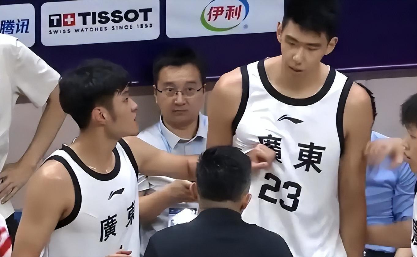 乐鱼体育官方网站-广东德比来了！徐昕重回故地挑战恩师，杜锋全力以赴，广州创历史